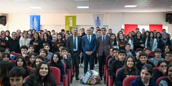 gençler İçin Tüm İmkânlarımızı Seferber Ediyoruz