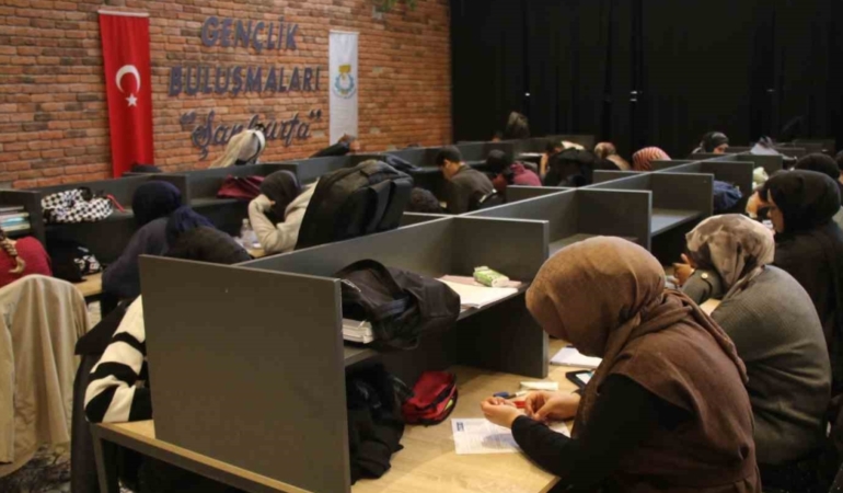 Haliliye’deki Öğrencilere Eğitim Desteği