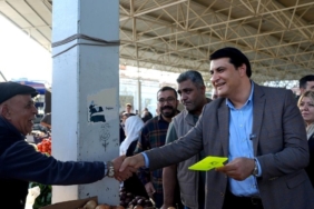 Yılmaz, Pazarda Vatandaş Ve Esnafla Buluştu