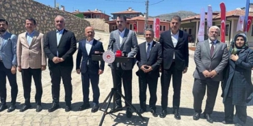 Bakan Kurum, Köy Evlerine Yerleşen Depremzedeleri Ziyaret Etti