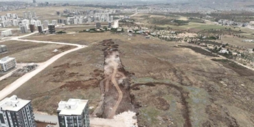 Büyükşehir Belediyesi Karaköprü’ye Yeni Bir Cadde Kazandırıyor