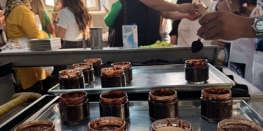 Çocuklar Glütensiz Kek Yaptı