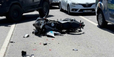 Diyarbakır’da Motosiklet Sürücüsü Otomobile Arkadan Çarptı