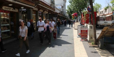 Diyarbakır’da Vatandaş Ve Esnaf, Pkk’nın Fesih Kararını Olumlu Değerlendirdi