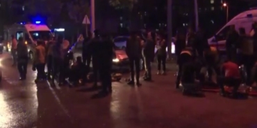 Gaziantep’te Karşıya Geçmeye Çalışan 2 Kişiye Otomobil Çarptı