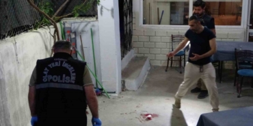 Husumetlisini Kıraathanede Oyun Oynarken Pompalı Tüfekle Yaraladı