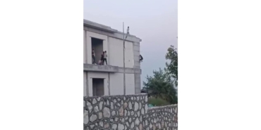 Kahta'da İnşaata Tırmanarak Canlarını Hiçe Saydılar