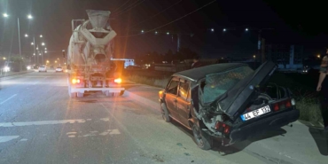 Mikser Otomobile Çarptı, 1 Yaralı