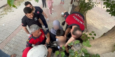 Şanlıurfa’da Koluna Demir Korkuluk Saplanan Çocuğu İtfaiye Kurtardı