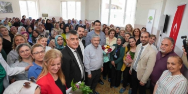 Yılmaz, Başarılı Kursiyerlere Sertifikalarını Takdim Etti