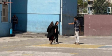 Diyarbakır’da Kimliğini Ve Giriş Belgesini Unutan Öğrenciler Son Anlarda Yetişti