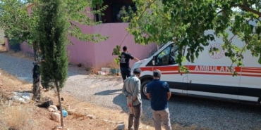 Gerger'de Eşini Silahla Vurarak Öldürdü