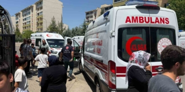 Klima Ünitesinden Çıkan Yangında Duman Binayı Kapladı, 4 Kişi Etkilendi