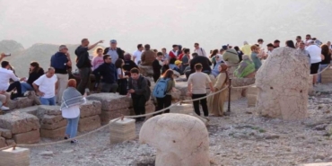 Nemrut Dağı Kurban Bayramı’nda Binlerce Turisti Ağırladı