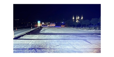 Otomobil Yol Çalışması Alanına Düştü, 1 Yaralı