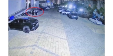 Çocuklar Arasındaki Kavgaya Silahla Müdahale Eden Şahıs Güvenlik Kamerasına Yansıdı