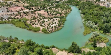 Diyarbakır’da Berrak Suyu Ve Yeşilliğiyle Göz Kamaştıran Köy Havadan Görüntülendi