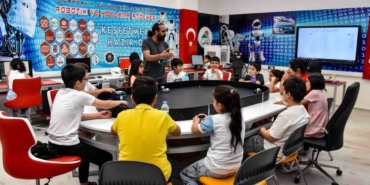 Diyarbakır’da Çocuklar Yaz Atölyelerinde Sanatla Buluşuyor