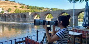 Doğa Sanatçısı Taş, Hevsel Bahçelerini Objektifine Taşımaya Devam Ediyor