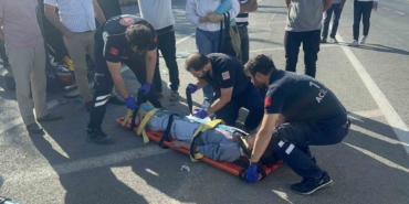 Otomobil İle Biçerdöver Çarpıştı: 6 Yaralı