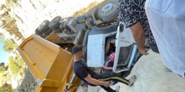 Sincik'te Kontrolden Çıkan Kamyon Uçuruma Düştü: 1 Ölü