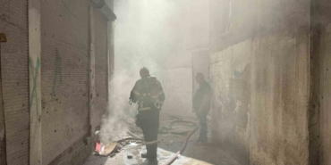 Ayakkabıların Bulunduğu Depodaki Yangın Söndürülemiyor