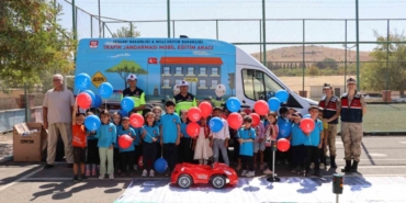 Jandarmadan 170 Öğrenciye Teorik Ve Pratik Trafik Eğitimi