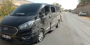 Kamyon İle Minibüs Çarpıştı: 1 Yaralı