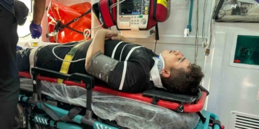 Kontrolden Çıkan Motosiklet Devrildi: 2 Yaralı