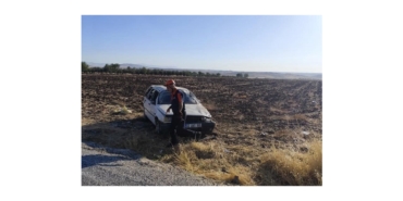 Takla Atan Otomobildeki 2 Kişi Yaralandı