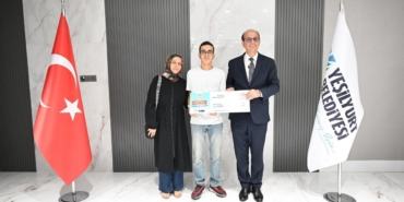 Yeşilyurt’ta Yks’de İlk 2 Bine Giren Öğrencilere Ödül