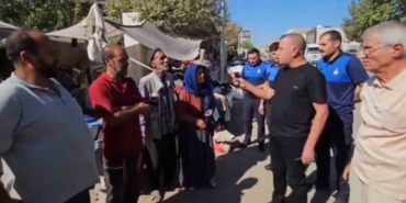 Zabıta Müdürü Pazarcı Esnafını Sıraya Dizip Azarladı