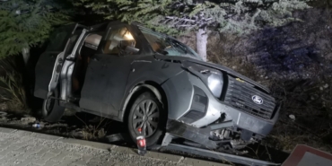 Malatya’da Hafif Ticari Araç Refüje Çarptı: 1 Yaralı