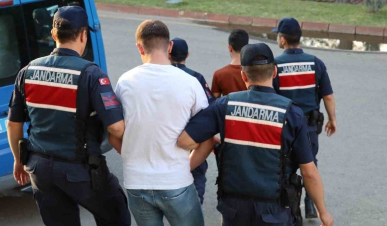 Çeşitli Suçlardan Aranan 3 Şahsı Jandarma Yakaladı