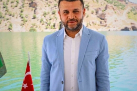 Eğil Belediyesinden Üniversite Öğrencilerine Eğitim Bursu Desteği