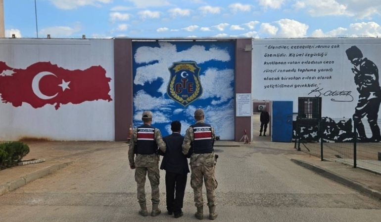 Hırsızlık Suçundan 17 Yıl Cezayla Aranan Şahsı Jandarma Yakaladı