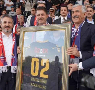 Kahta 02 Spor Kulübü’nden Başkan Hallaç’a "onursal Başkanlık" Unvanı