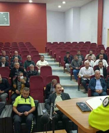 Malatya’da Ticari Taksi Sürücülerine Trafik Bilgilendirmesi