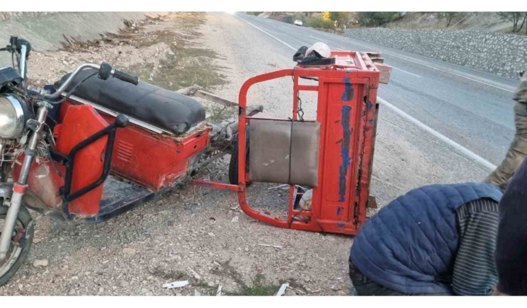 Sepetli Motosiklet Devrildi: 1 Yaralı