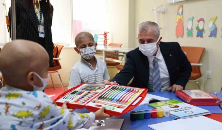 Tahmazoğlu’ndan Lösemili Çocuklara Moral