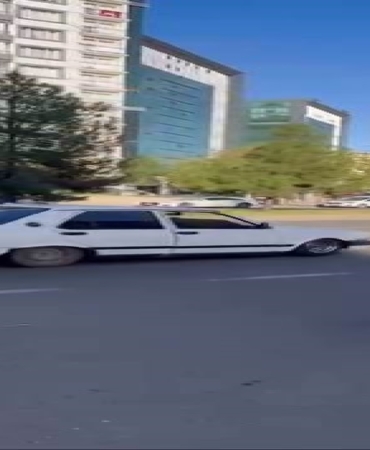 Yolda Kalan Fiat Tofaş’ı, Başka Bir Aracın Kaputuna Çıkıp Ayakları