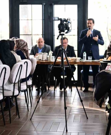 Başkan Taşkın, Ak Parti Kadın Kolları Mahalle Başkanları Toplantısına Katıldı